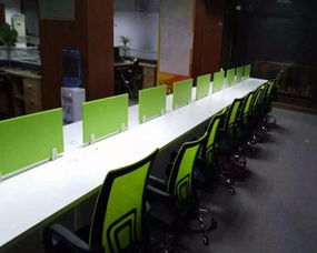 深圳二手辦公家具 全新辦公桌班臺免費上門服務(wù)，省錢又省心